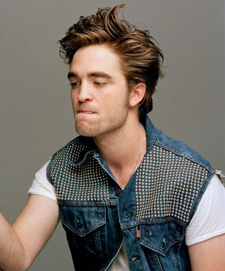 Robert Pattinson (Robert Pattinson)