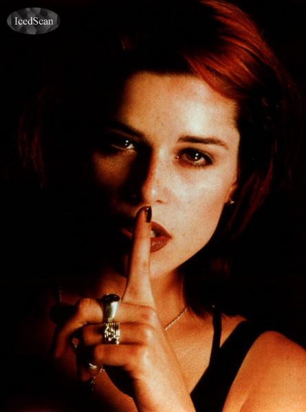 Neve Campbell (Neve Campbell)