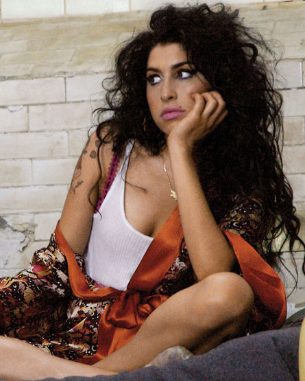 УАЙНХАУС Эми (Amy Winehouse)