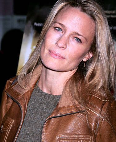   (Robin Wright)