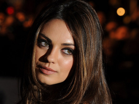   (Mila Kunis)