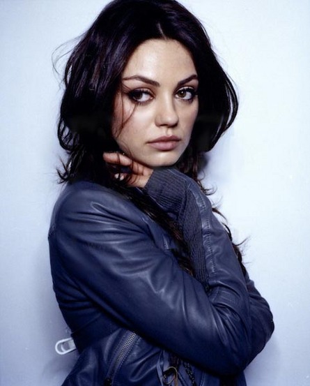   (Mila Kunis)