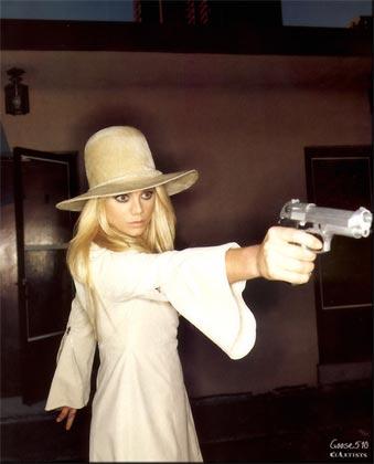   ( Peta Wilson )