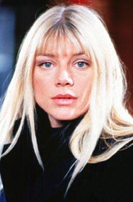   ( Peta Wilson )