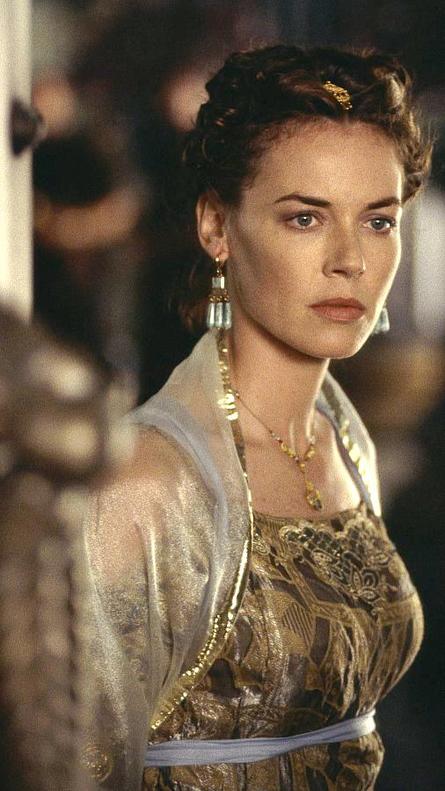   (Connie Nielsen)