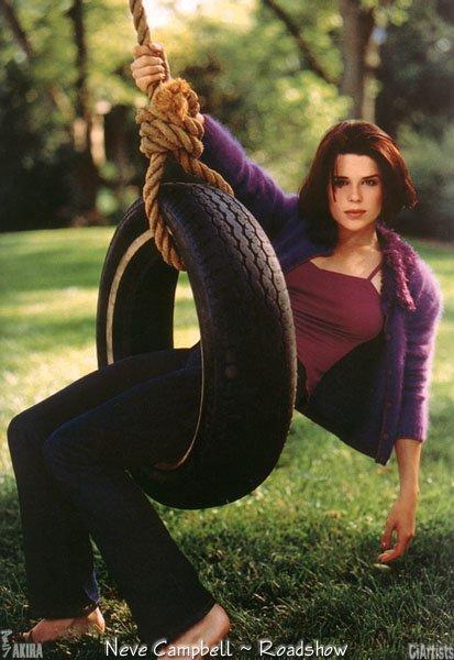   (Neve Campbell)