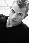    (Kellan Lutz)