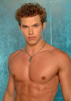    (Kellan Lutz)