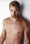    (Kellan Lutz)