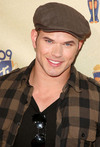    (Kellan Lutz)