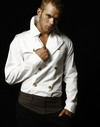    (Kellan Lutz)