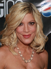    (Tori Spelling)