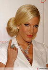    (Tori Spelling)