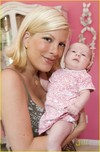    (Tori Spelling)