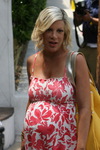    (Tori Spelling)