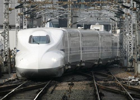 В Японии представлен поезд-пуля, разгоняющийся до 300 км (фото) ? ?????? ??????????? ?????-????, ????????????? ?? 300 ?? (????)