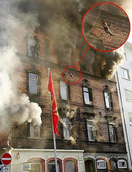В Германии детей выкидывали в окна во время пожара (фото) ? ???????? ????? ?????????? ? ???? ?? ????? ?????? (????)